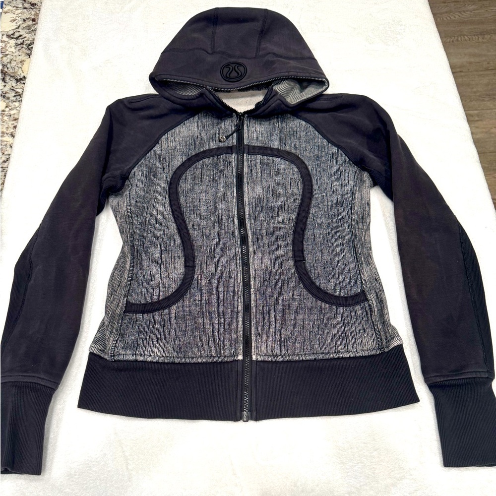 Lululemon Scuba zip up hoodie long sleeve black with grey size 12